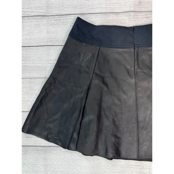Vince Black 100% Goat Leather Pleated Mini Skirt Size 10 Flared A-Line Zip Back - Picture 7 of 9